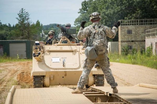 США передадут Украине танковые мостоукладчики M60 AVLB