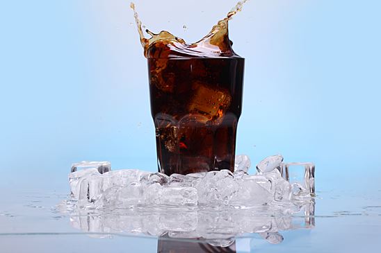 Терапевт Воробьев: при болезнях горла можно пить колу со льдом