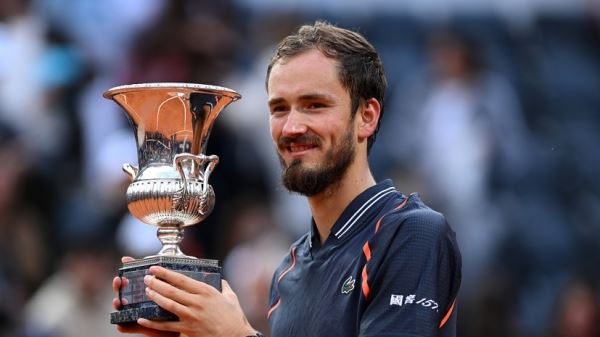 Первый грунтовый турнир в карьере: Медведев победил Руне в финале «Мастерса» в Риме